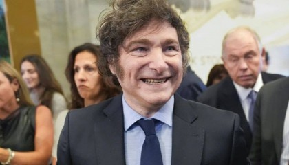 从25.5%到2.7%，米莱一战“封圣”，他拯救了阿根廷？