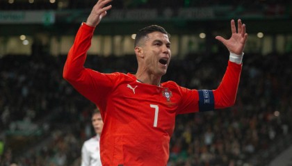 欧国联-C罗破门葡萄牙三度逆袭 加时总分5-3丹麦进四强