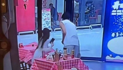 浙江一对男女吃饭没买单飞奔而去,店主曝光监控后仍未收到饭钱,老板:跑得比兔子还快