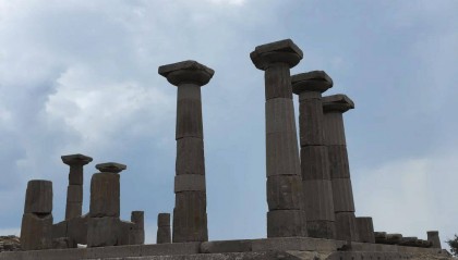 土耳其阿索斯古城,夕阳西下,爱琴海和雅典娜