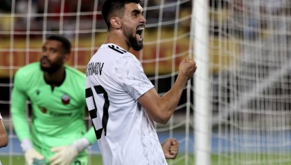 泰山队3-2西海岸:邵佳一的战术分析与球员精神重塑