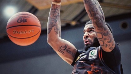 山东男篮升至CBA积分榜第二,邱彪透露盖利近期难回归