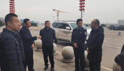 德阳市旌阳区委书记谢斌调研德阳火车站网约车规范化管理工作