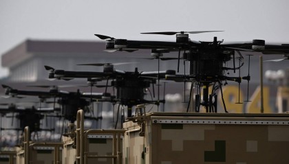 第1现场·九三阅兵⑪|装备方队之信息作战群,网络尖兵