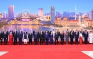 “豪华阵容”抵达津门，两场会议今天举行，世界聚焦上合天津峰会