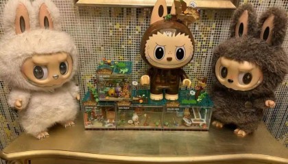 意大利人凌晨3点排队买LABUBU！一只飙到1100元，有人费解