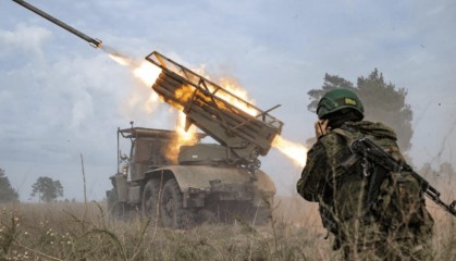 16公里大包围圈，俄军30万大军上刺刀：炸两大造船厂，炸北约教官