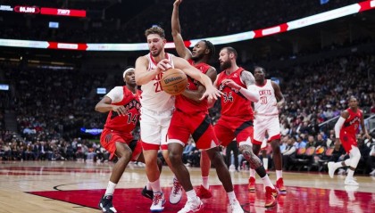 杜兰特31分申京18+8+9 火箭大胜送猛龙4连败