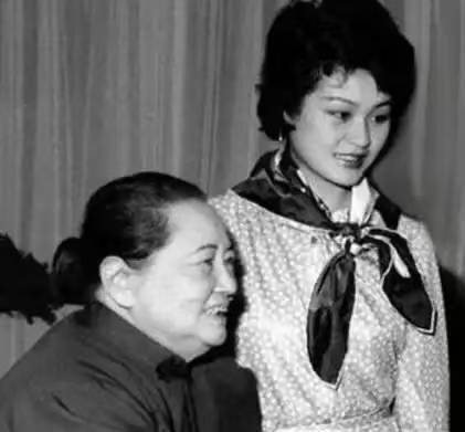 宋庆龄养女、演员隋永清去世，儿子王化：大家的陪伴构筑了母亲的丰厚人生