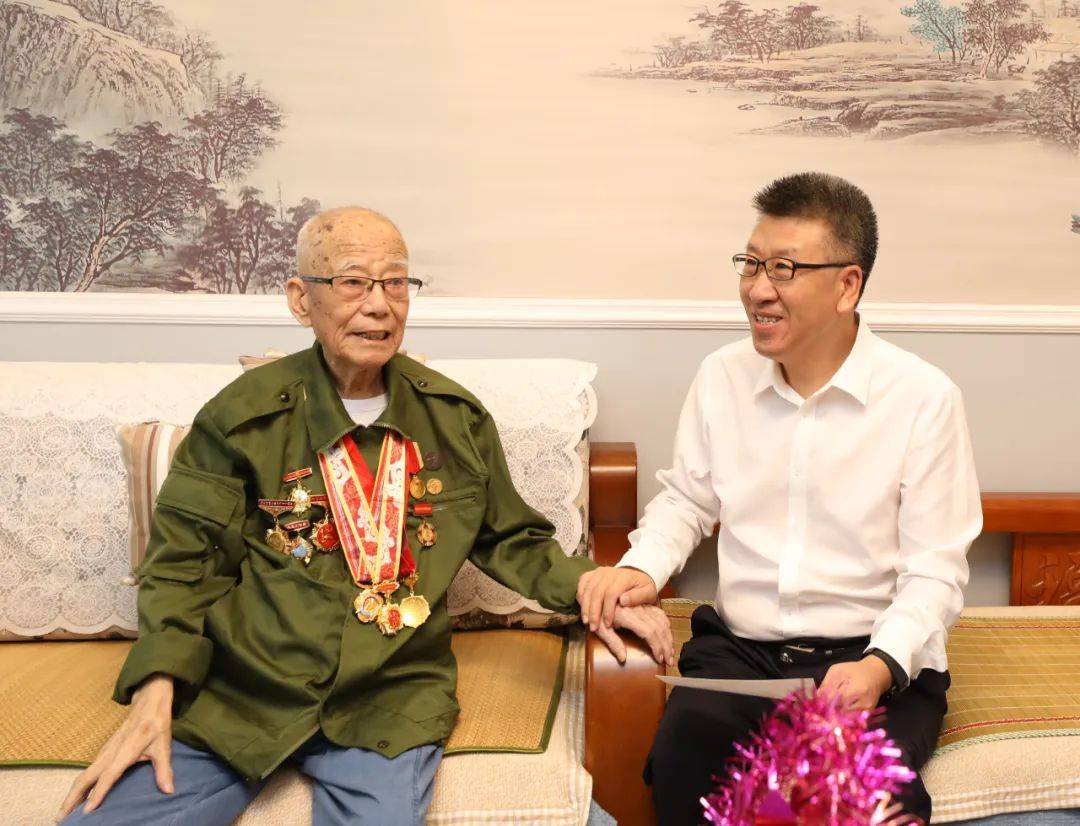 王相民走访慰问抗战老同志及老同志遗属