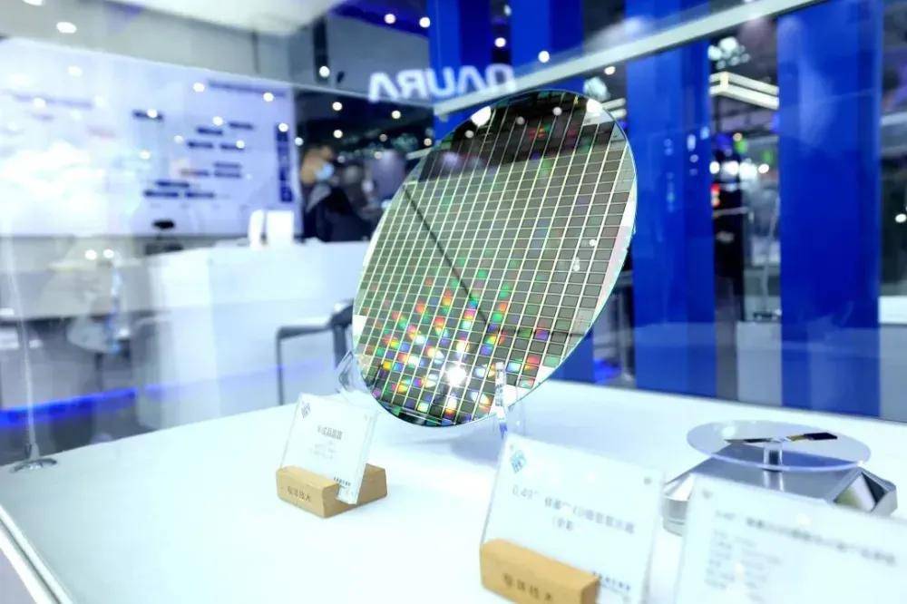 合肥冲出百亿IPO:复旦校友造出“黑科技屏”,打破索尼垄断