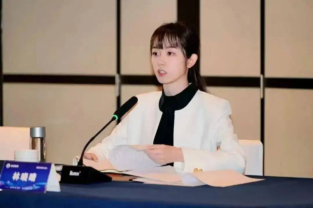 成都路桥95后美女董事长林晓晴的神秘父亲,终于曝光了?