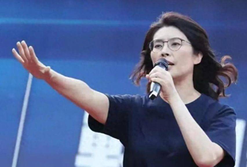 两岸同谋统一，美国开始介入了，郑丽文赶赴大陆前，先被美方约谈，特朗普果然出尔反尔？信号特殊