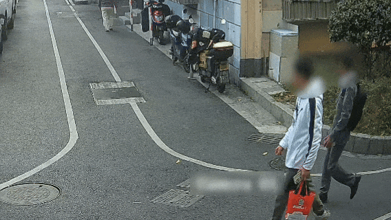 上门取走19万元，杭州一西装革履“金融专员”被抓！在高速服务区被抓，车上塞满现金