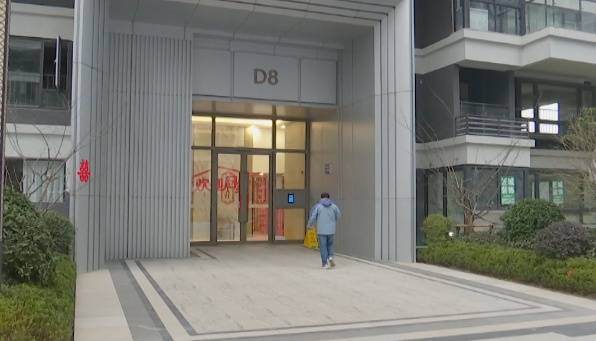 贵阳一小区停车场出现“暗门”，打开后竟发现……业主：牵扯到33层楼住户的安全！