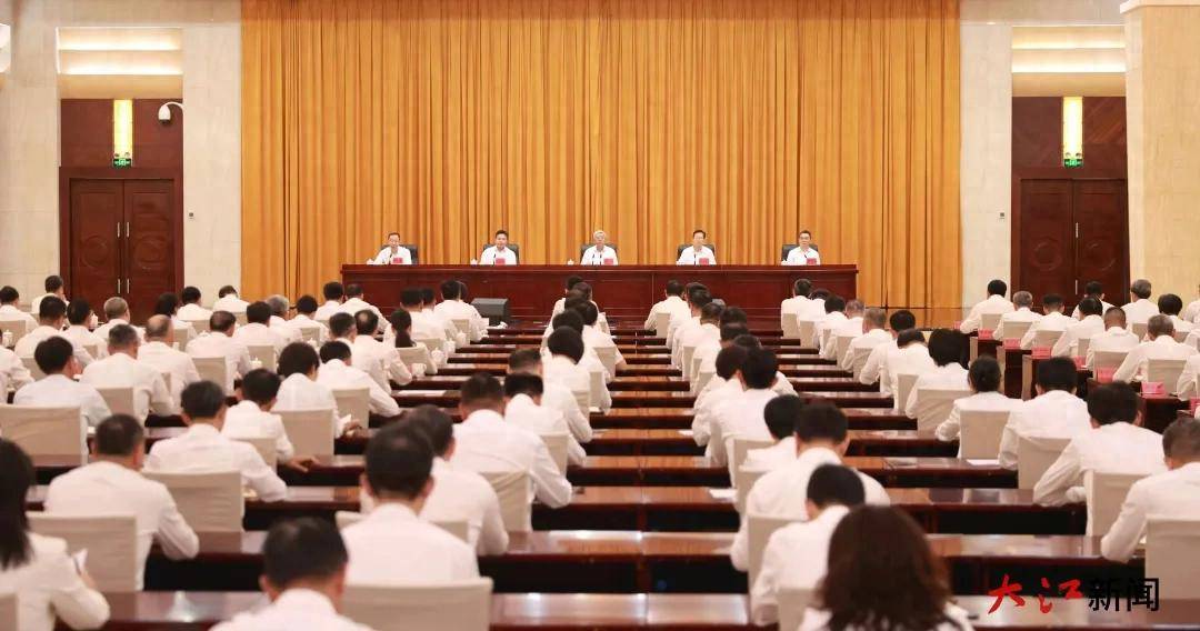 国务院任免国家工作人员：江文胜任国务院副秘书长，免去盛秋平的商务部副部长职务