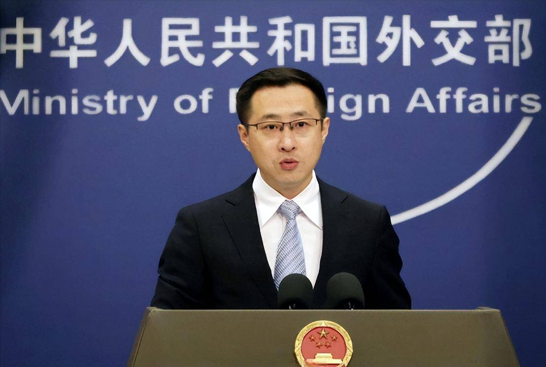 菲律宾向联合国递交黄岩岛非法海图，中国四箭齐发，南海被划下禁区