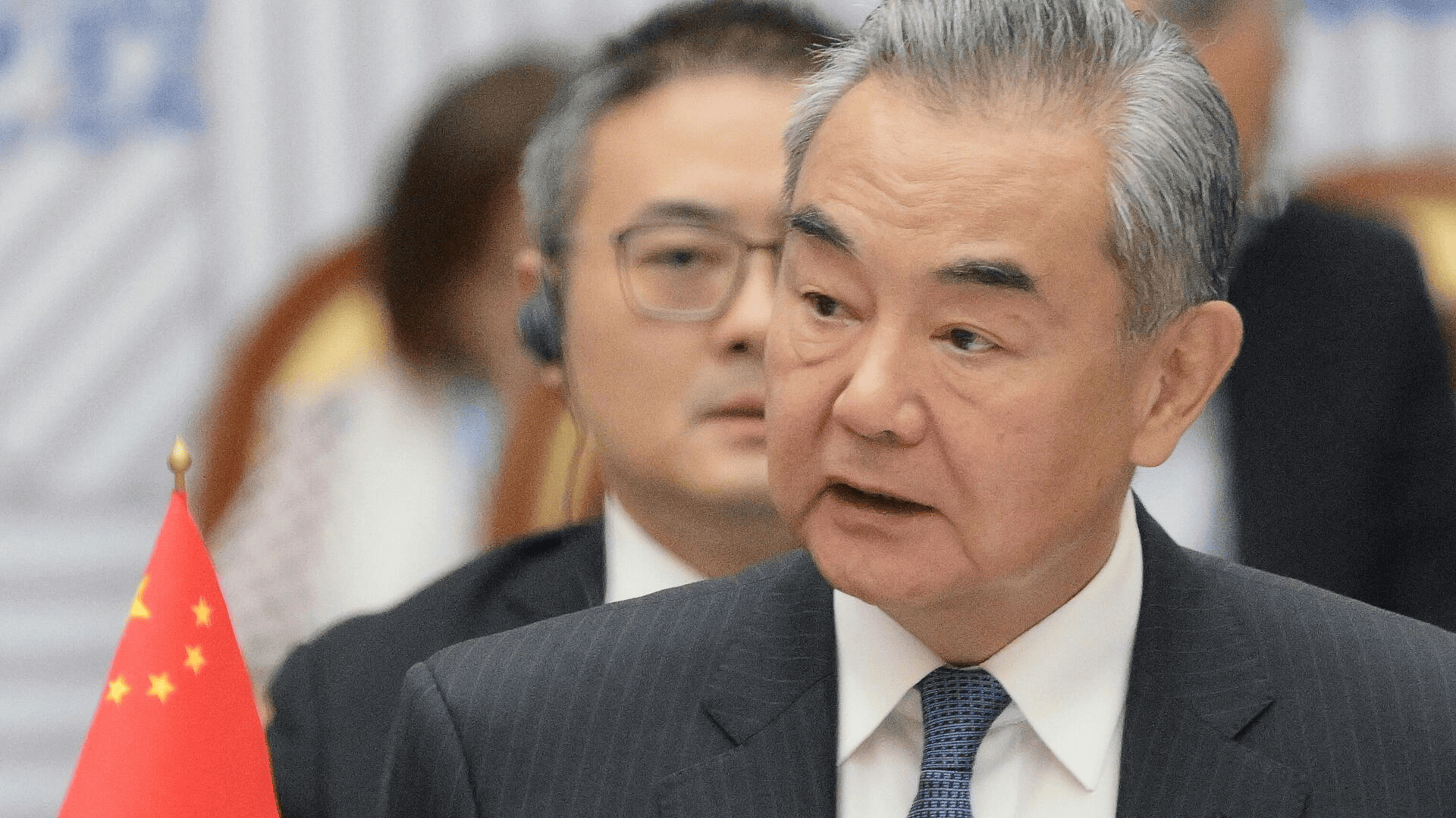 日本开始欢呼，经济产业省高层访华，极力寻求和北京对话的日本，见到了中国能源局局长